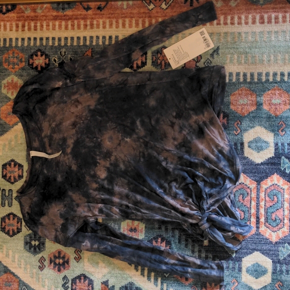 Lululemon To the Point LS *Mist NWT - Picture 1 of 4